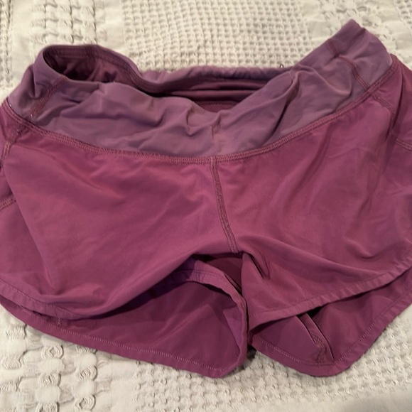 Lululemon shorts size 8 - Picture 1 of 2